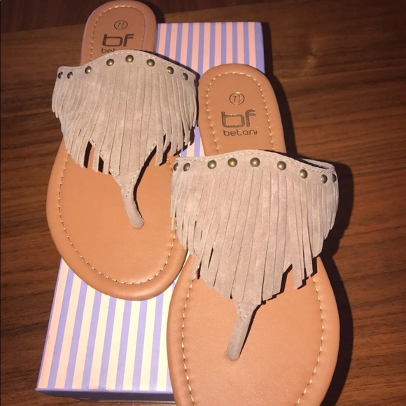 Fringe Sandals - Picture 2 of 3